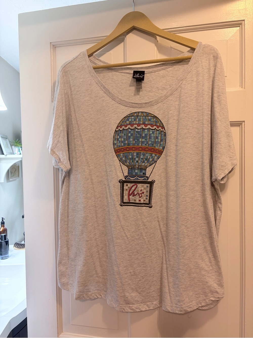 Paris Hot Air Balloon Scoop Neck Tee - Light Heather Gray